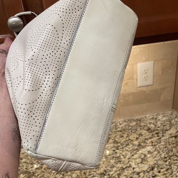 COACH Perforated Ivory Leather Shoulder Tote Bag F21941 EUC! $249 - Picture 7 of 10